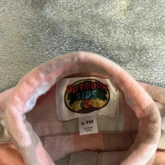 Outdoor Kids - long sleeve button down onesie. Size 6-9 months - Picture 2 of 3